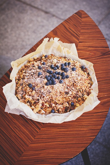 Crumble aux noix et à la confiture de poire & gingembre