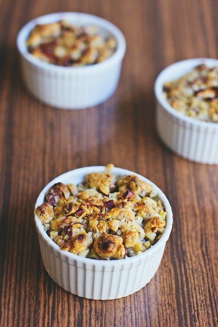 Crumble aux pommes et au chocolat noir orange & cranberries