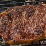 Côte de boeuf barbecue au gros sel