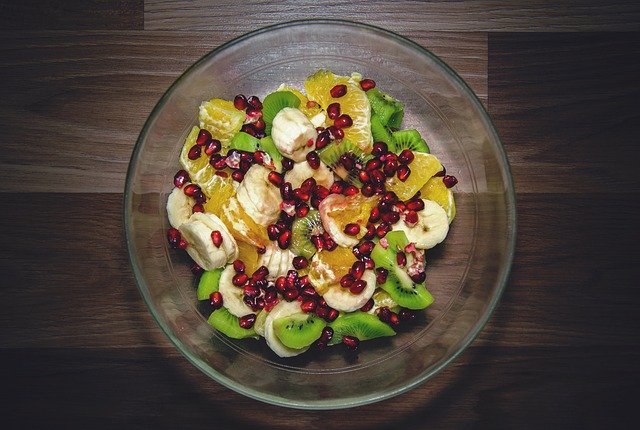 Salade de fruits exotiques au chocolat noir