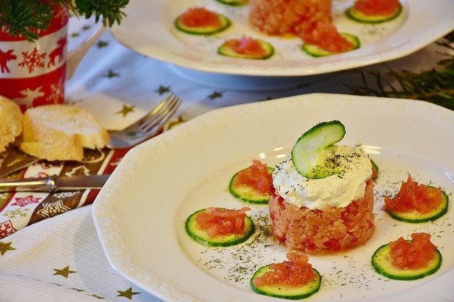 Tartare de thon aux baies roses