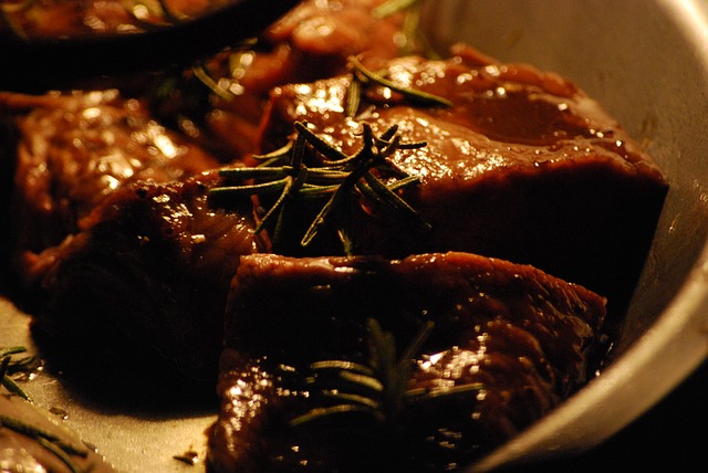 Brochettes de filet mignon de porc à la crème balsamique au combava